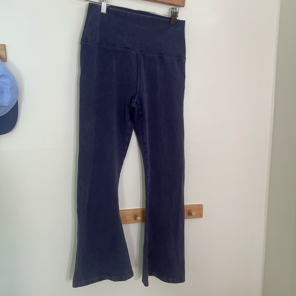 aerie offline size medium Navy wide leg Flared girls Leggings no flaws